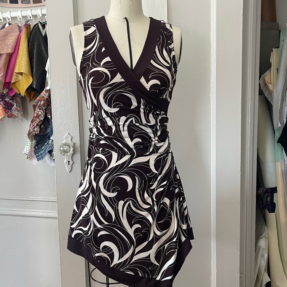 La Belle Elegant Vintage Dark Brown and White Swirl Dress